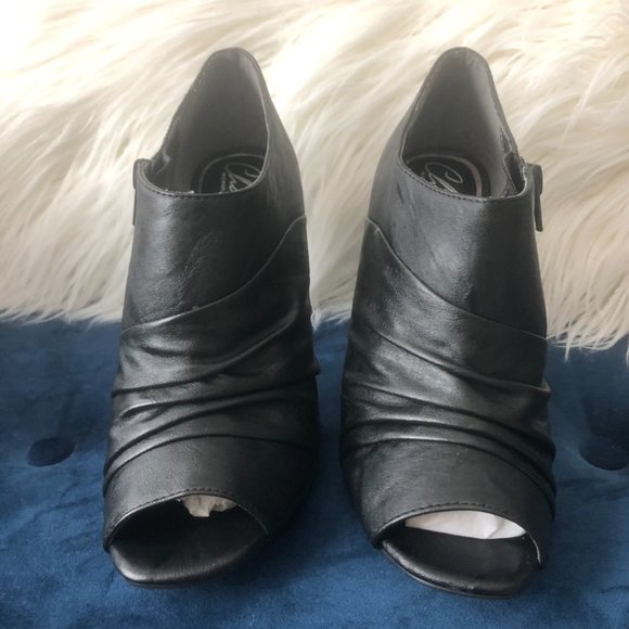 NIB! Charles David Fluster 2 Open Toe Booties - Picture 10 of 15